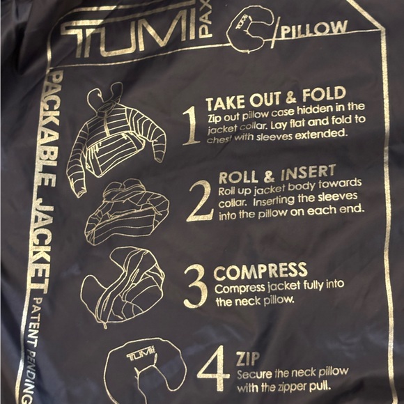 TUMI Patrol Packable PAX Travel Puffer Jacket in Navy - Picture 3 of 9